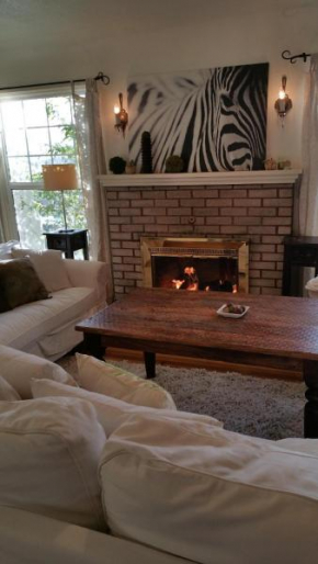  Spanish Craftsman Charmer 2 Baths  Кламат Фолс